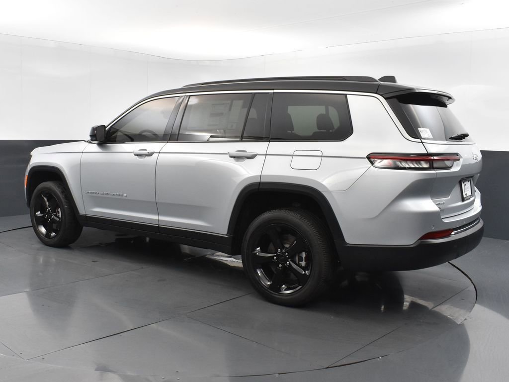 Used 2024 Jeep Grand Cherokee L Limited w/ Trailer Tow Package AWD/4WD image 3