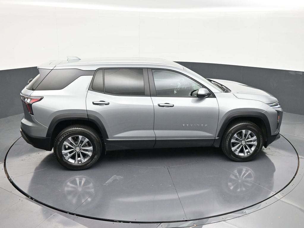 Used 2025 Chevrolet Equinox LT FWD image 14
