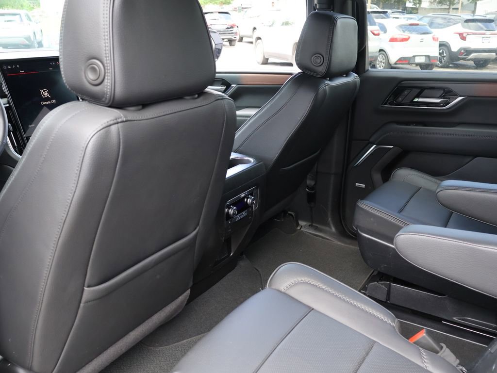 Used 2025 GMC Yukon XL Denali AWD/4WD image 14