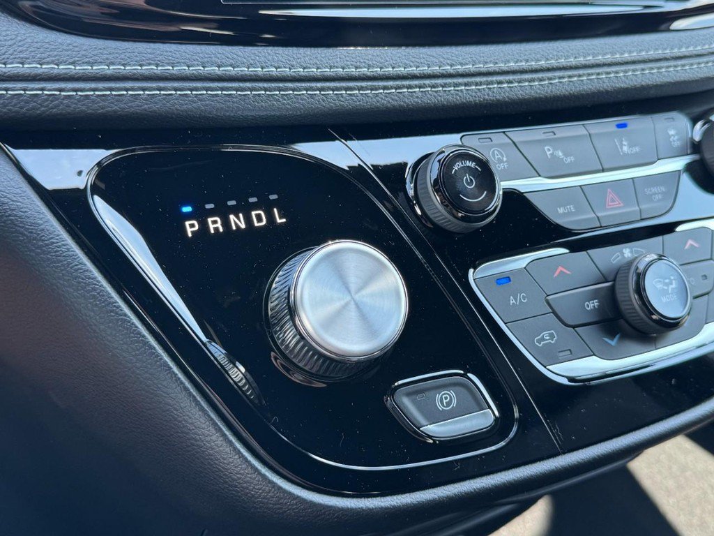 New 2027 Chrysler Pacifica Select FWD image 16