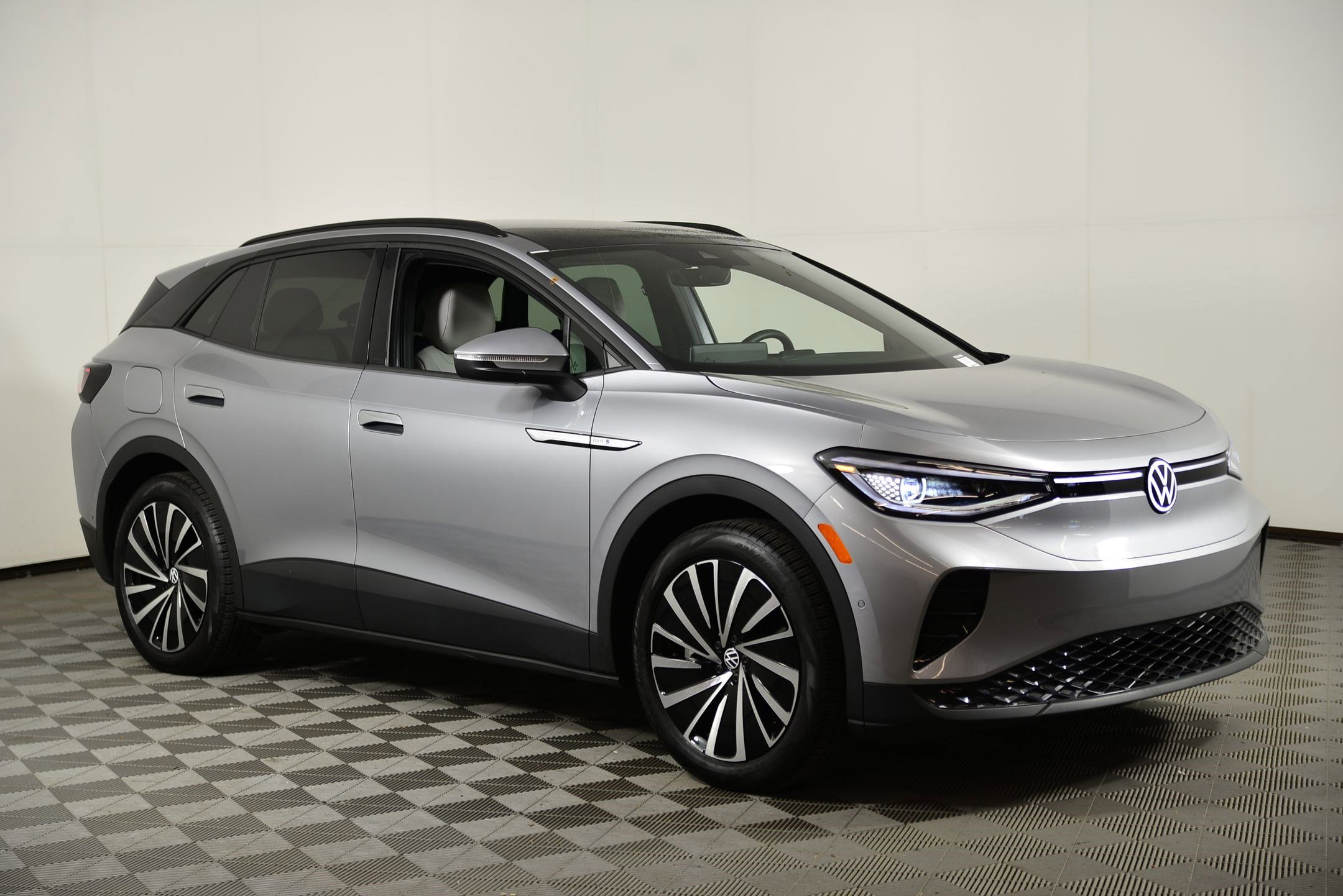 Used 2025 Volkswagen ID.4 S Limited image 6