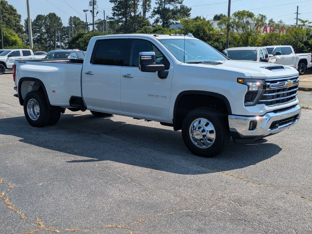 New 2026 Chevrolet Silverado 3500 LTZ w/ LTZ Convenience Package AWD/4WD image 2
