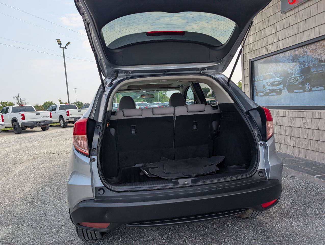 Used 2017 Honda HR-V EX image 25