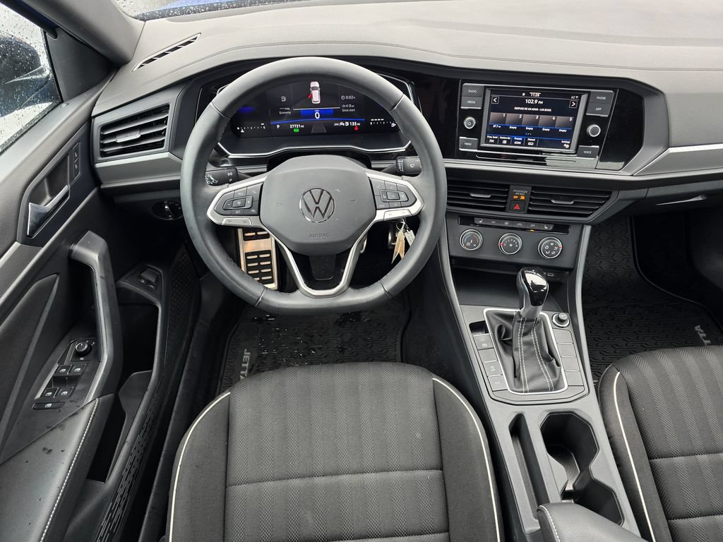 Used 2024 Volkswagen Jetta Sport FWD image 2