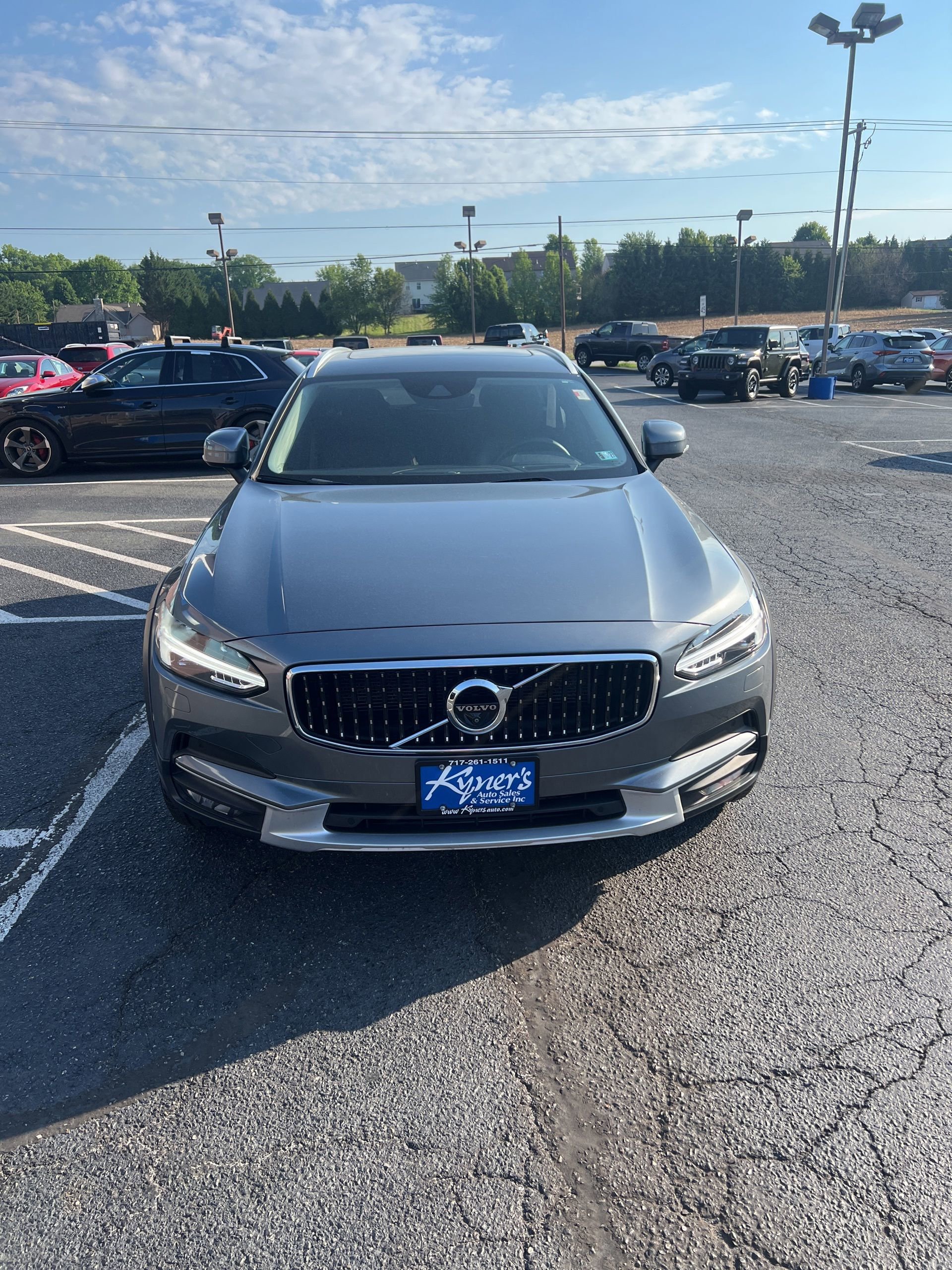 Used 2019 Volvo V90 T6 Cross Country w/ Advanced Package AWD/4WD image 9