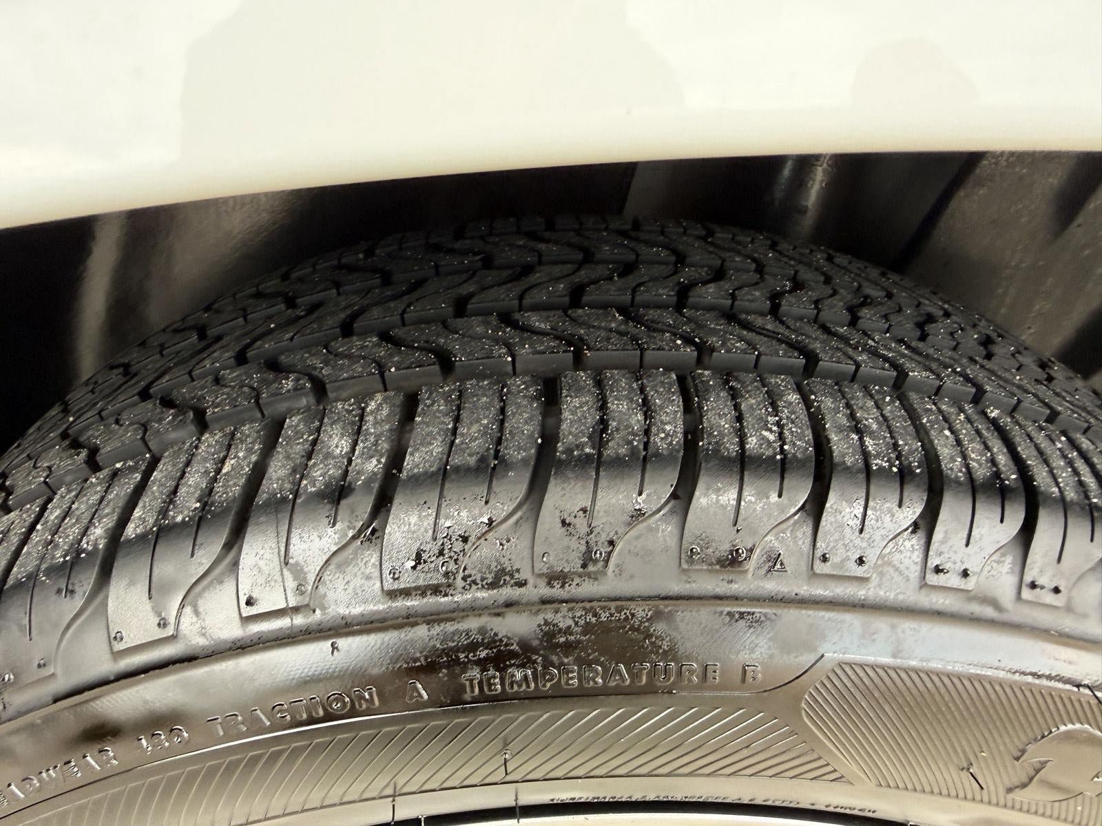 Used 2018 Dodge Challenger SXT RWD image 22
