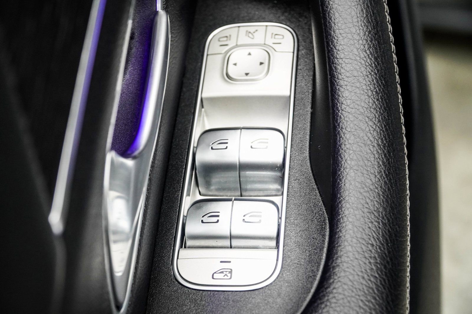 Used 2025 Mercedes-Benz GLE 450 4MATIC Coupe w/ Driver Assistance Package image 35