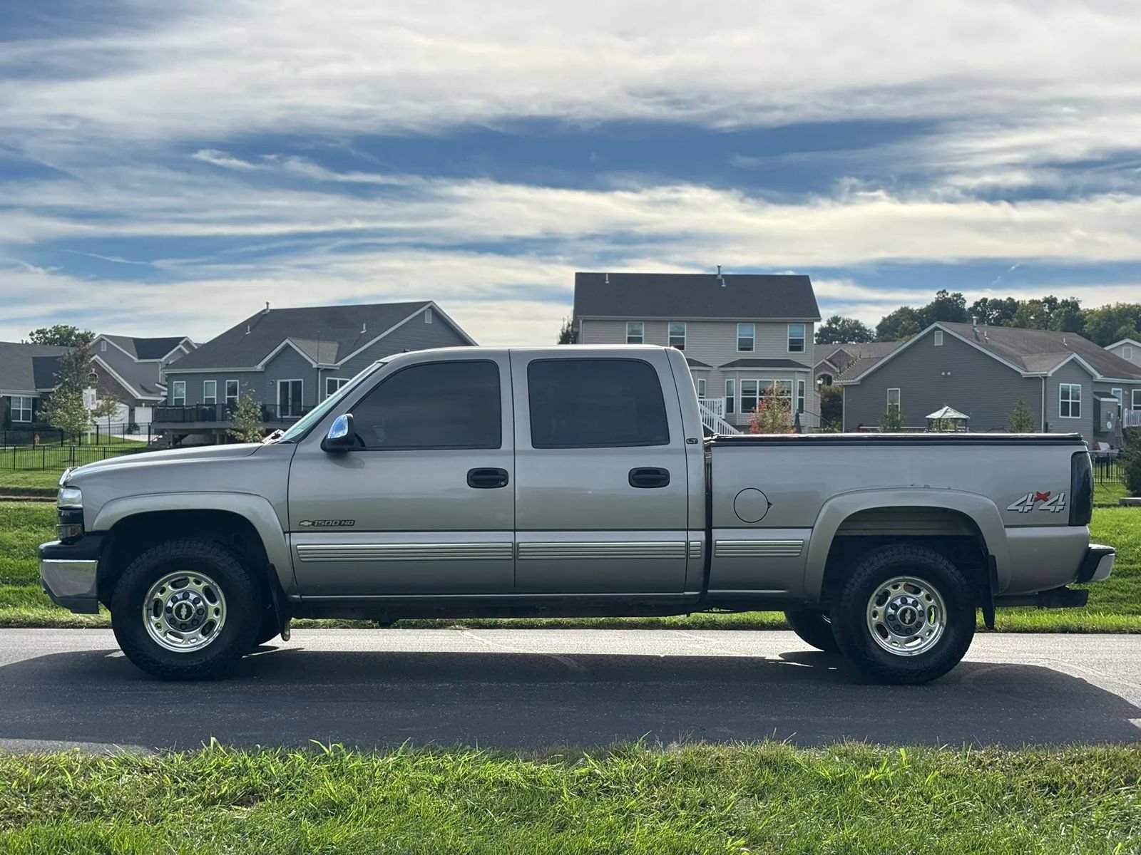 Used 2002 Chevrolet Silverado 1500 LT AWD/4WD image 2