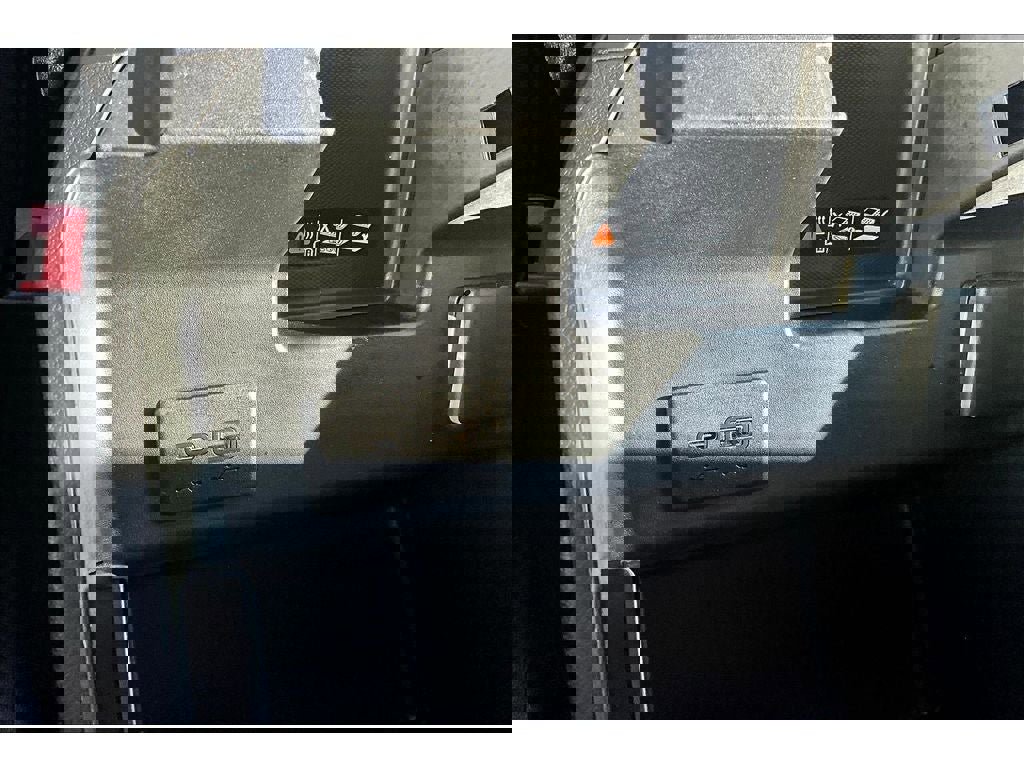 Used 2024 GMC Sierra 2500 AT4 image 27