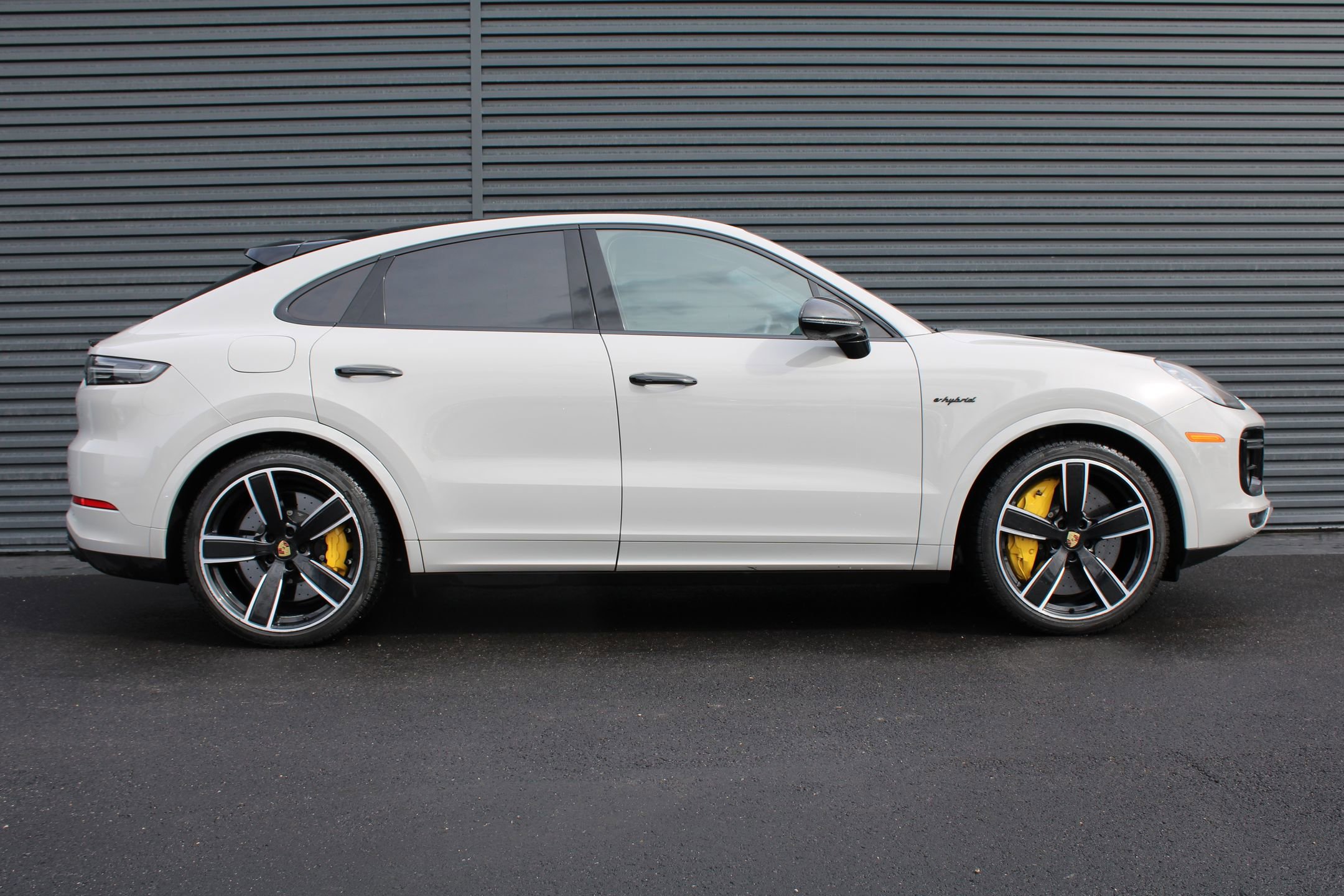 Used 2023 Porsche Cayenne Turbo S image 8