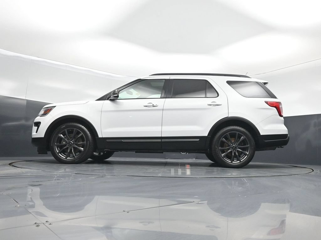 Used 2019 Ford Explorer XLT w/ Equipment Group 202A FWD image 7