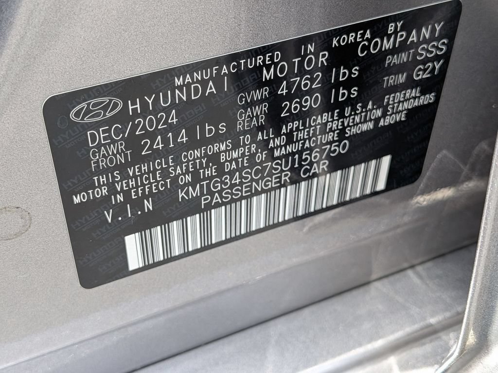 Used 2025 Genesis G70 2.5T RWD image 35