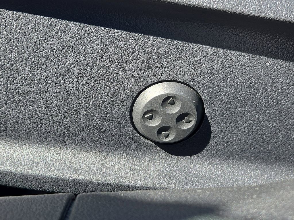 Used 2025 Mercedes-Benz CLA 250 4MATIC image 27