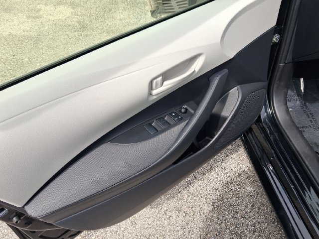 Used 2025 Toyota Corolla LE FWD image 13