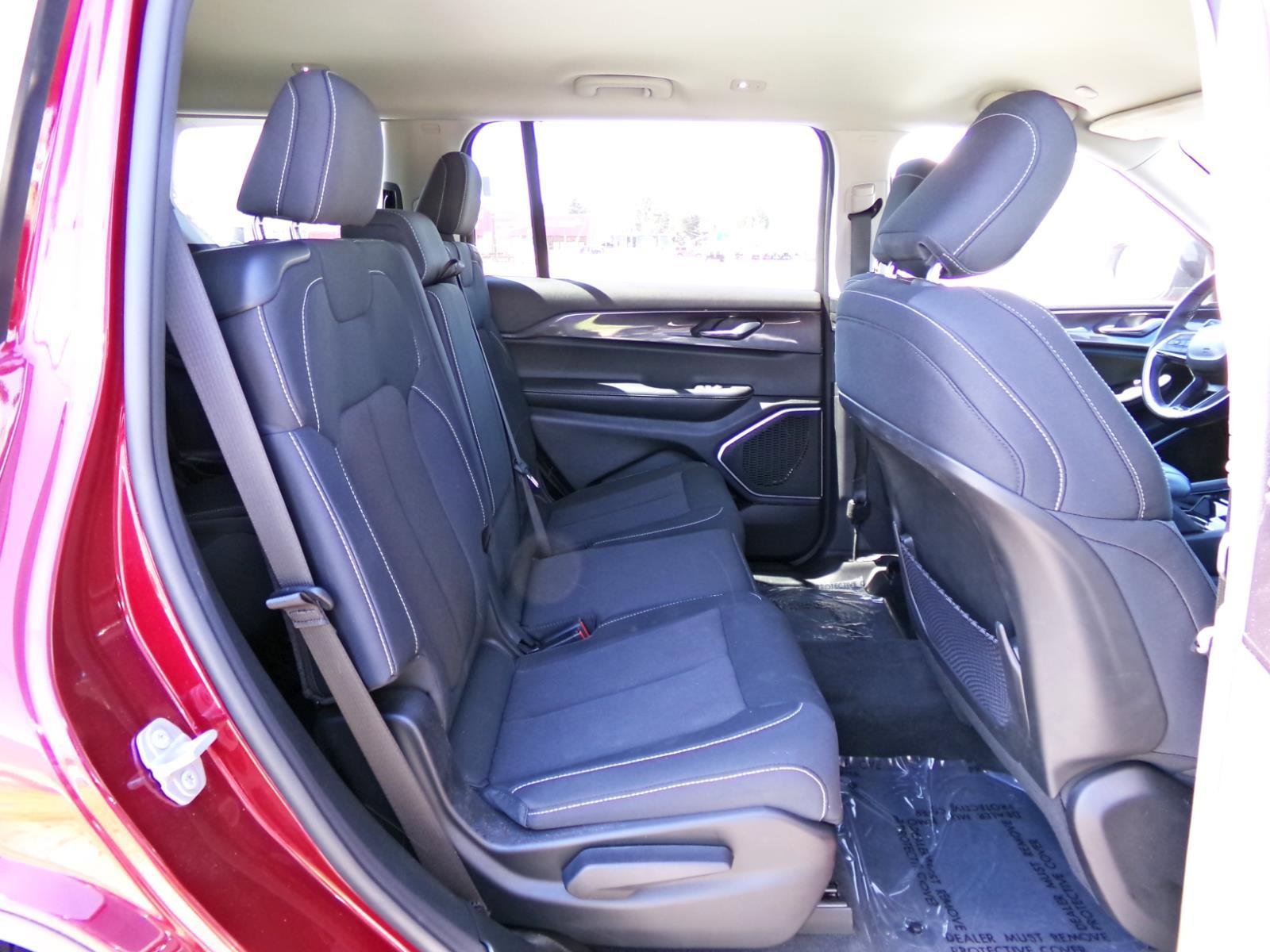 Used 2021 Jeep Grand Cherokee L Laredo AWD/4WD image 13
