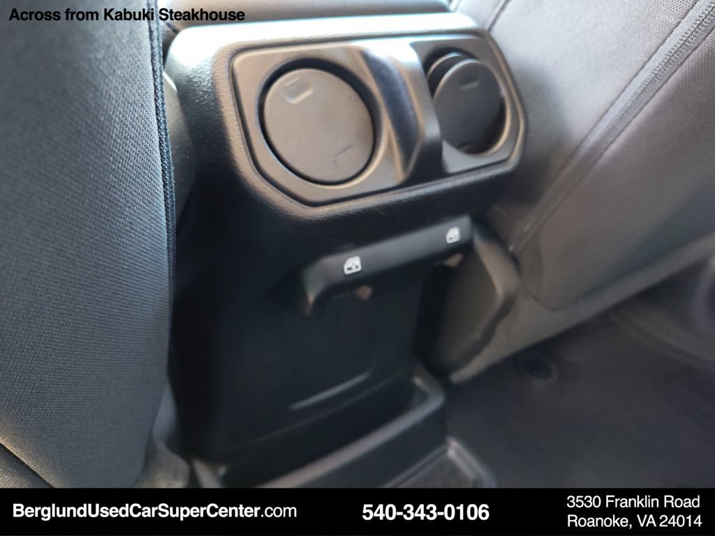 Used 2023 Jeep Wrangler Unlimited w/ Cold Weather Group AWD/4WD image 16