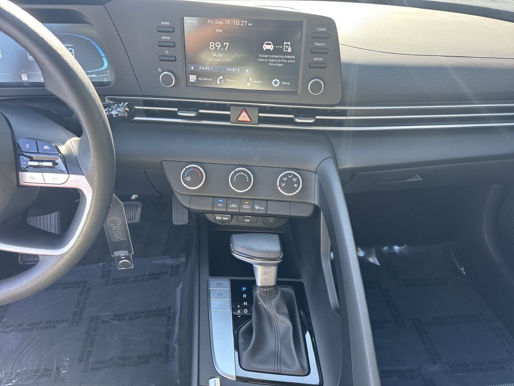 Used 2025 Hyundai Elantra SE FWD image 28