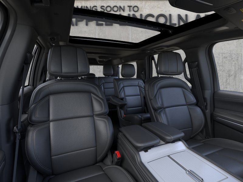 New 2026 Lincoln Navigator L Reserve w/ Jet Appearance Package AWD/4WD image 11