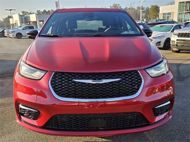 New 2026 Chrysler Pacifica Select image 2