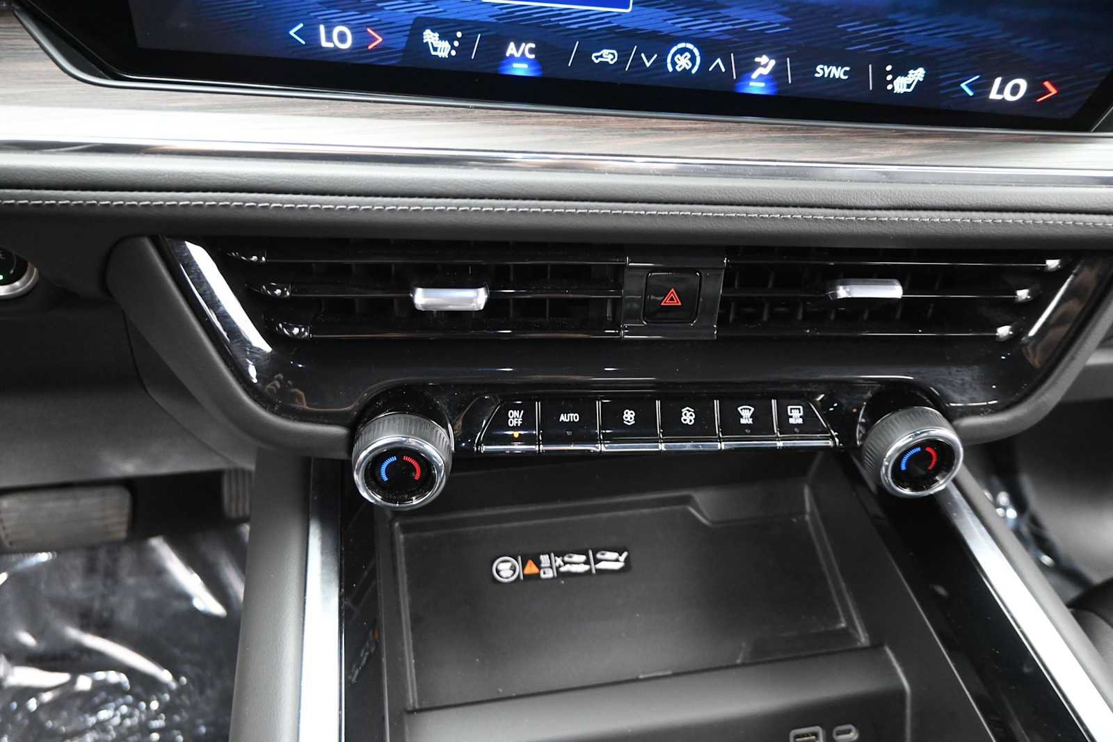 Used 2025 Chevrolet Tahoe LT AWD/4WD image 24
