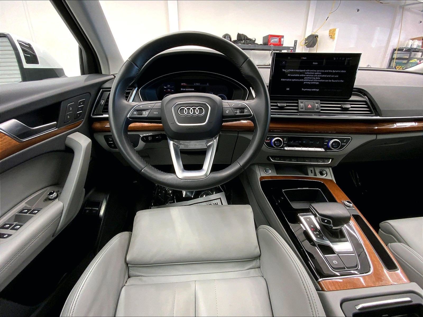 Certified 2022 Audi Q5 e Premium Plus w/ Premium Plus Package AWD/4WD image 4