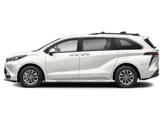 Certified 2025 Toyota Sienna LE FWD image 3