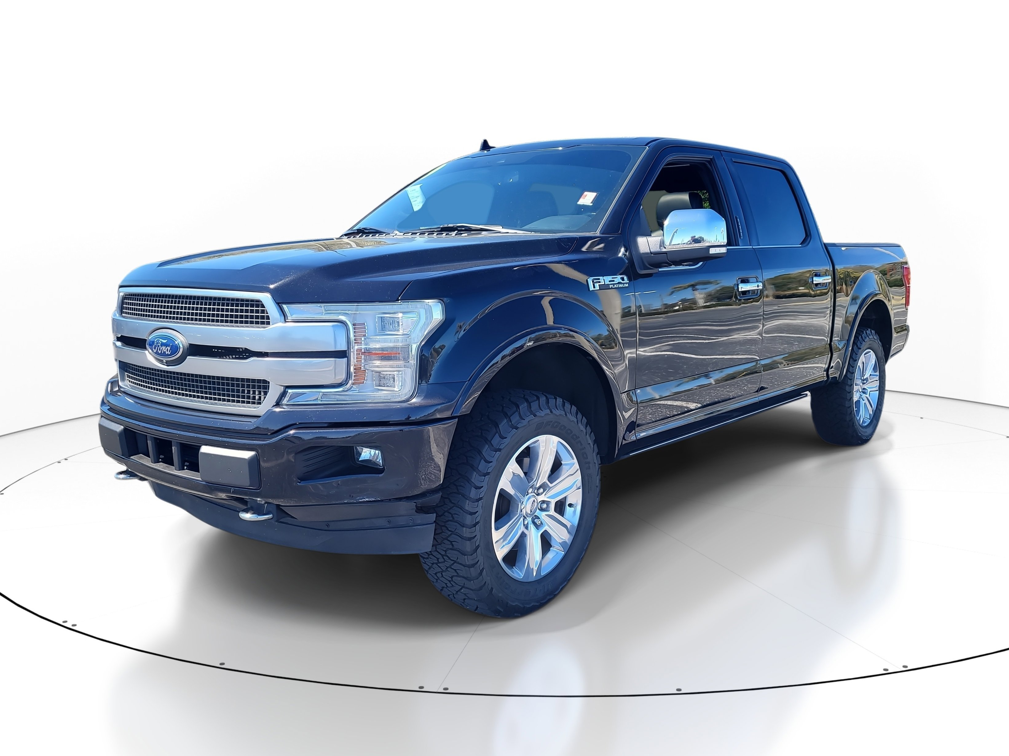 Used 2019 Ford F150 Platinum w/ Equipment Group 701A Luxury image 3