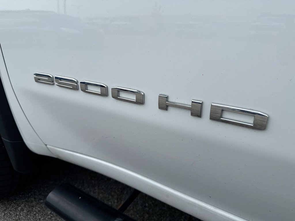 Used 2020 GMC Sierra 2500 4x4 Crew Cab w/ Convenience Package image 8