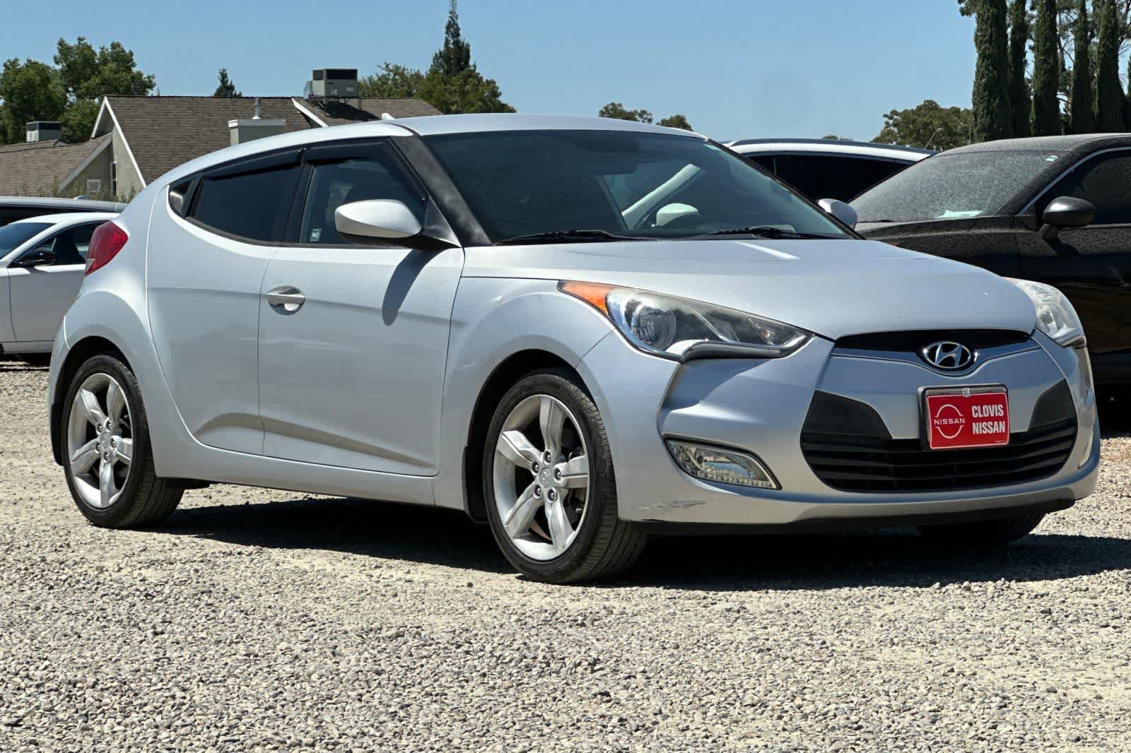 Used 2015 Hyundai Veloster FWD image 10