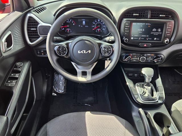 Used 2022 Kia Soul LX w/ Technology Package FWD image 11