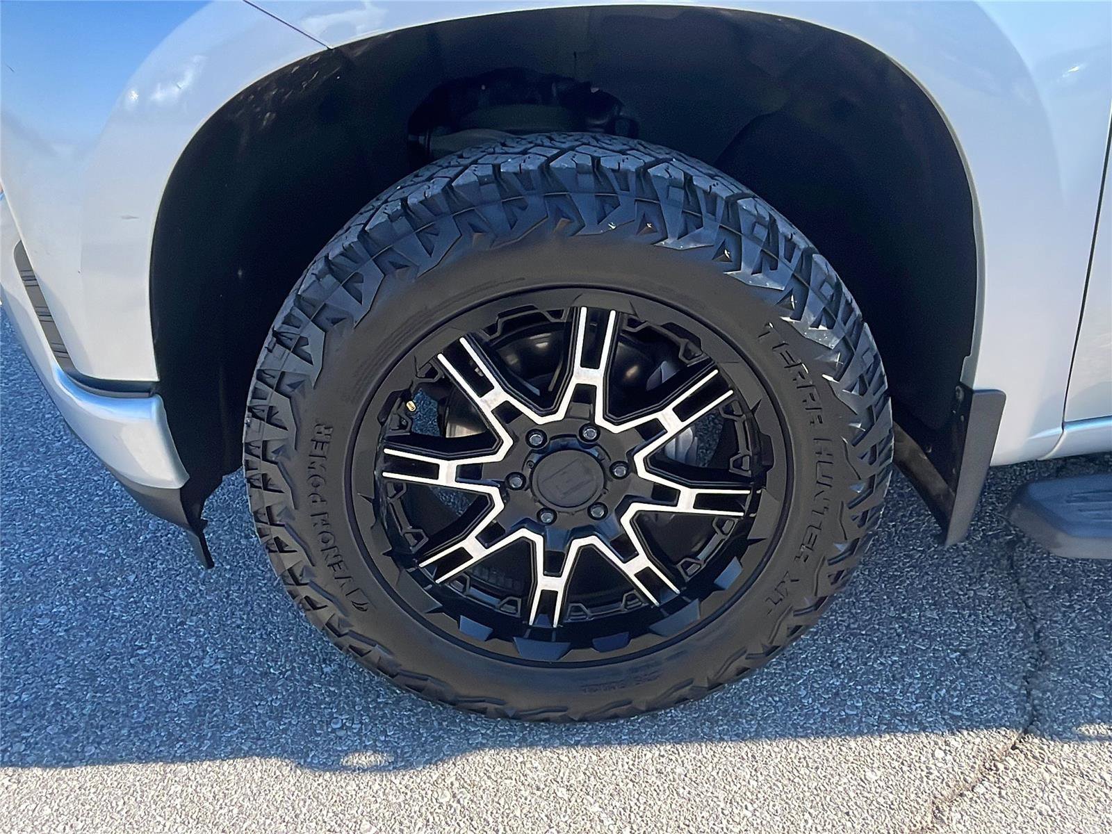 Used 2019 Chevrolet Silverado 1500 Custom w/ Custom Value Package image 10