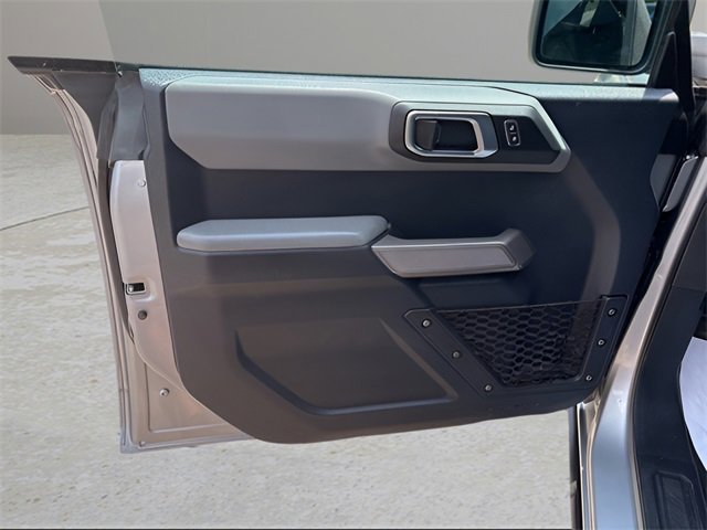 Used 2022 Ford Bronco Black Diamond image 6