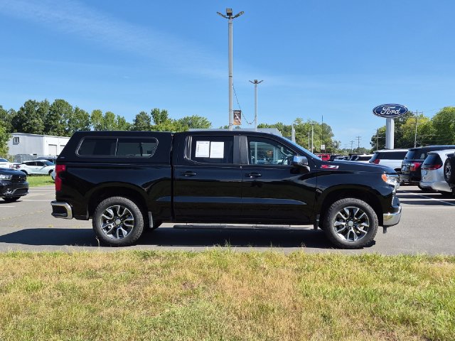 Used 2025 Chevrolet Silverado 1500 LT AWD/4WD image 14