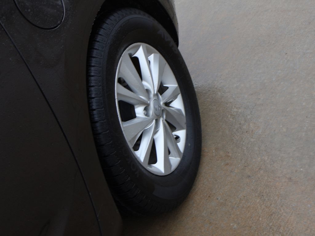 Used 2015 Kia Sedona LX w/ LX Convenience Package FWD image 39
