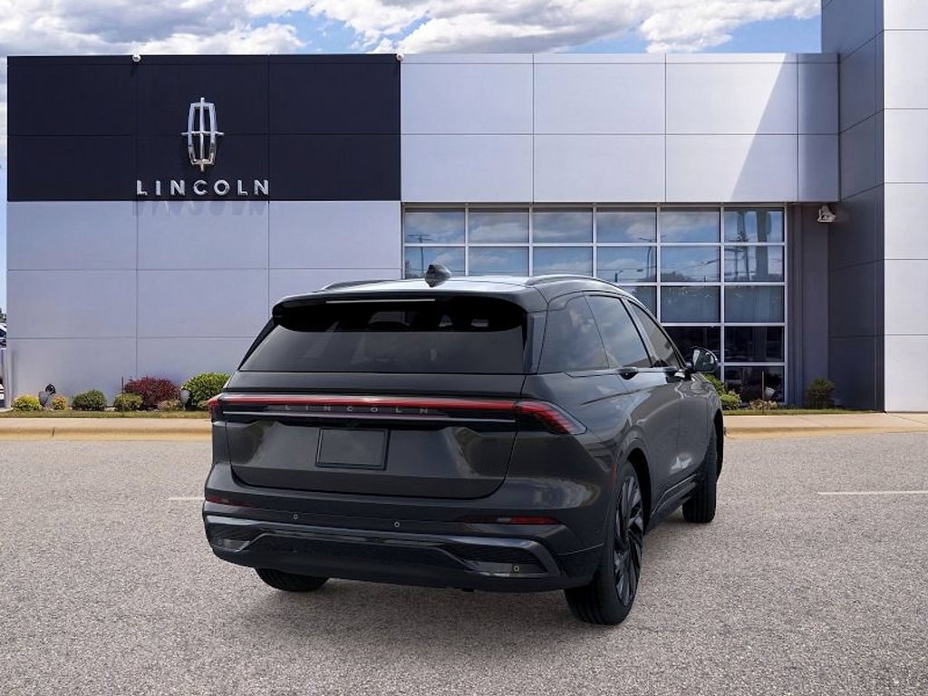 New 2026 Lincoln Nautilus Reserve w/ Jet Appearance Package AWD/4WD image 8