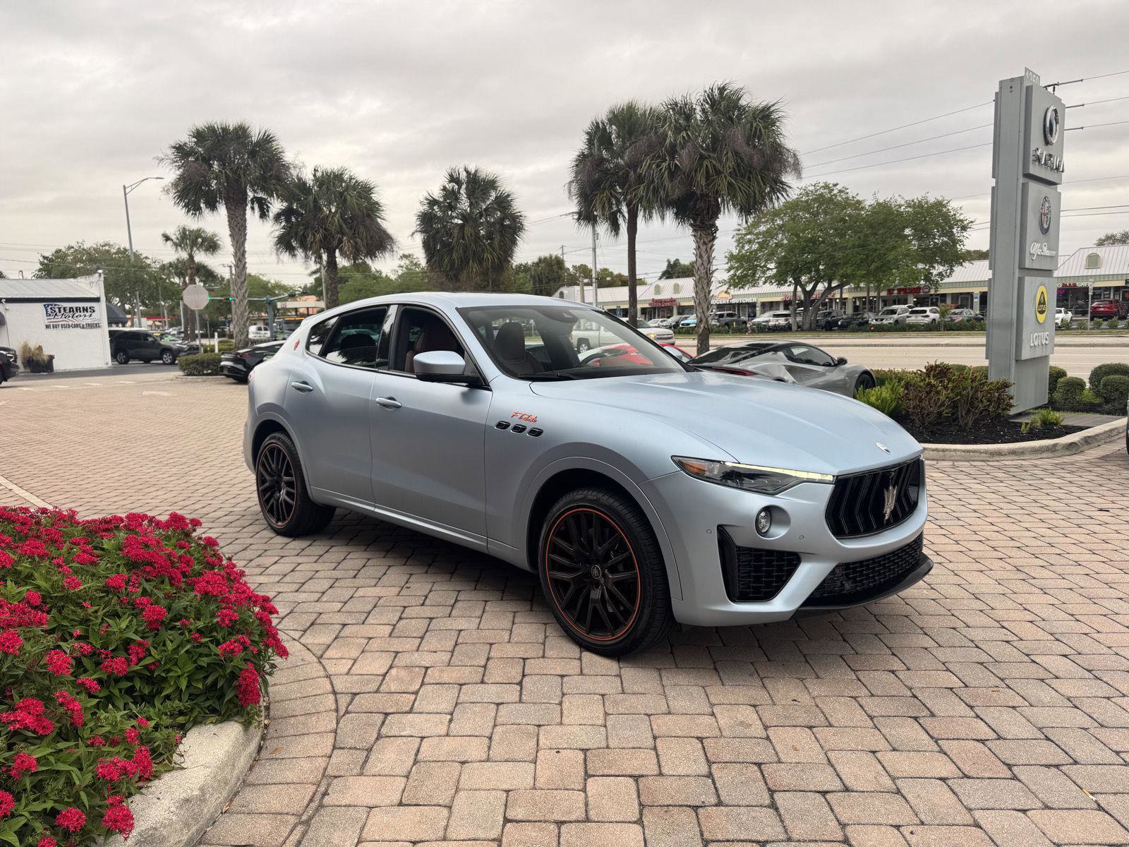 Used 2023 Maserati Levante F Tributo image 9