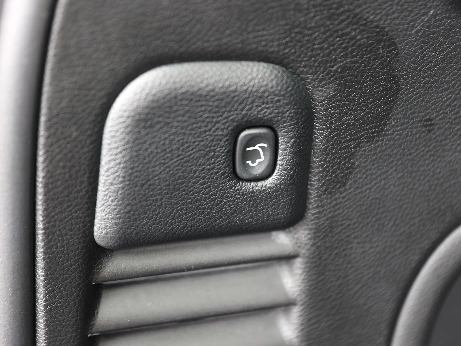 Used 2022 Jeep Grand Cherokee Limited image 16