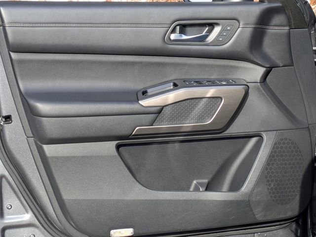 Used 2022 Nissan Pathfinder Platinum w/ Cargo Package image 10