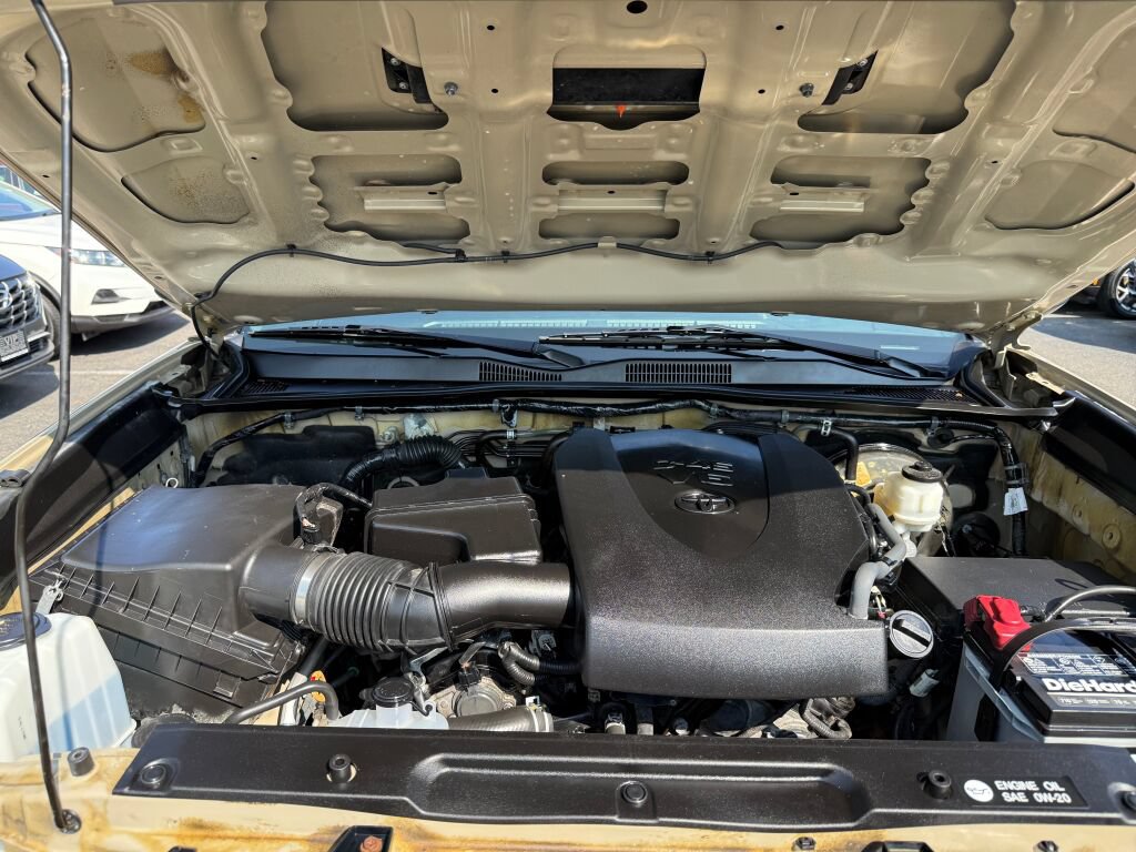 Used 2019 Toyota Tacoma TRD Sport w/ Technology Package AWD/4WD image 29