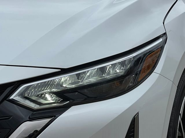 New 2025 Nissan Sentra SR FWD image 35