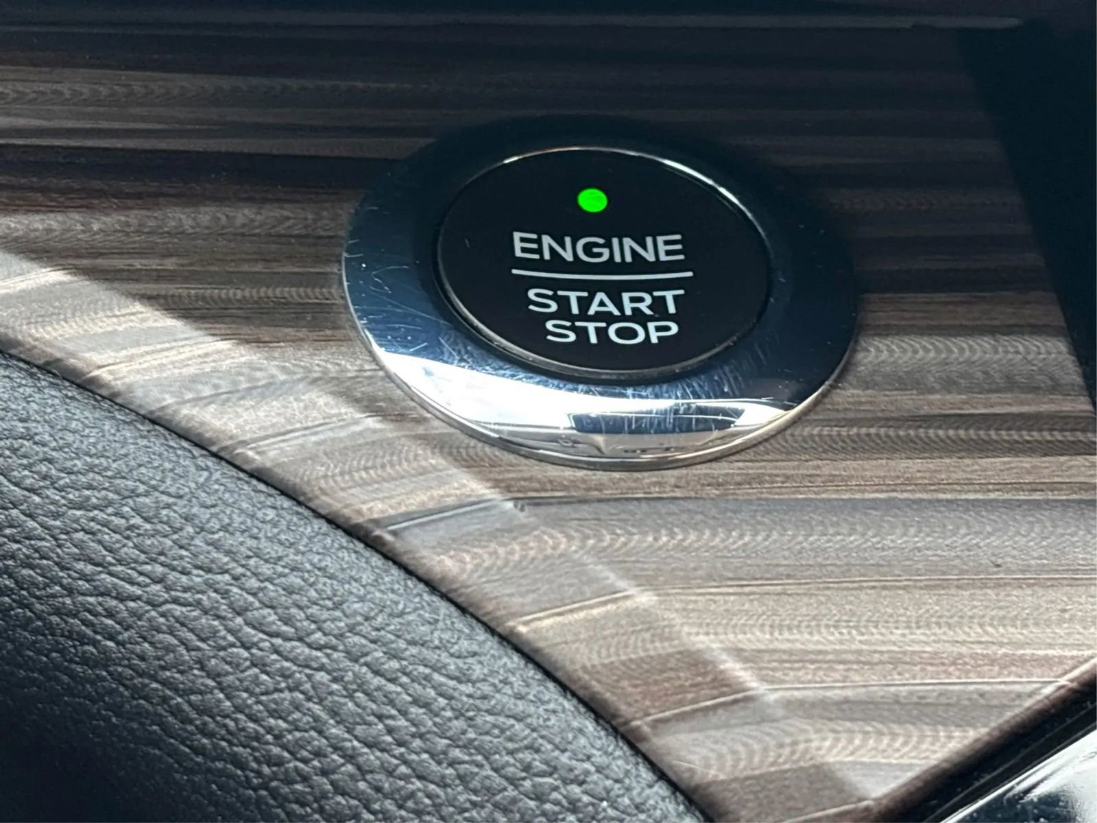 Used 2021 Ford Explorer Limited image 39