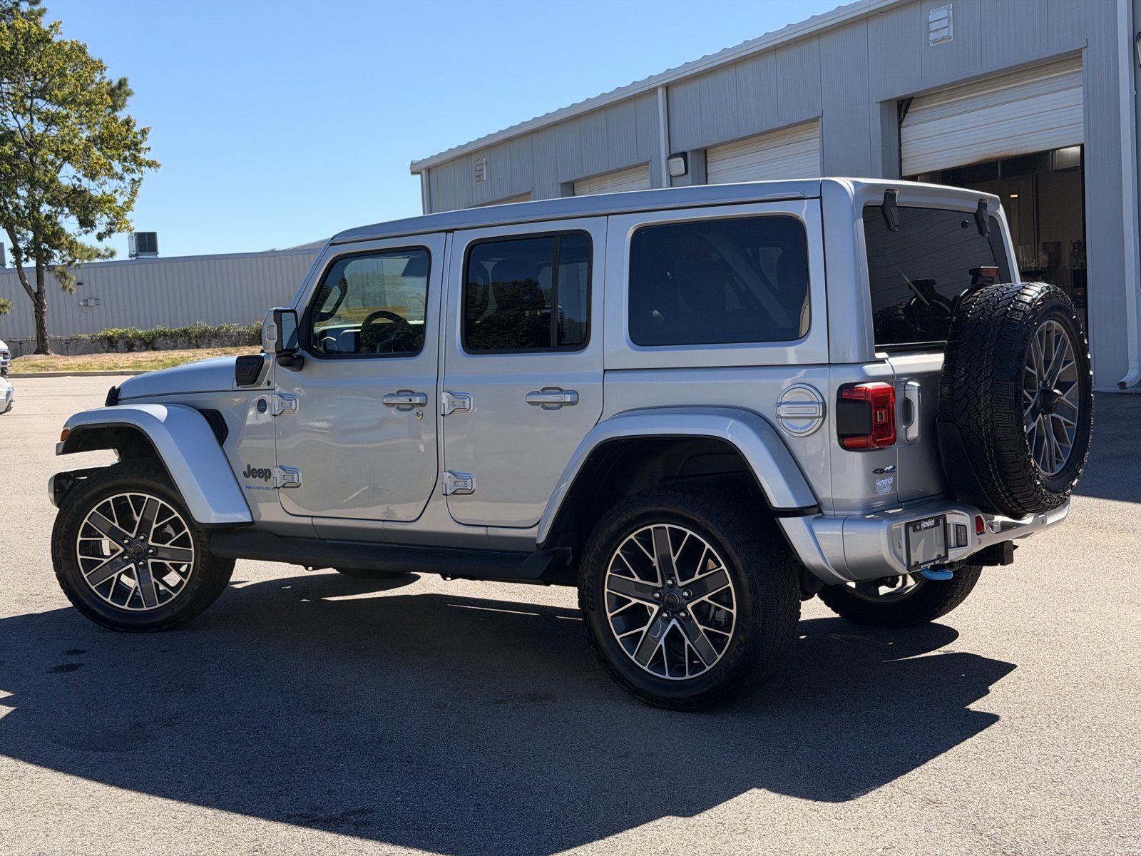 Used 2024 Jeep Wrangler High Altitude AWD/4WD image 8