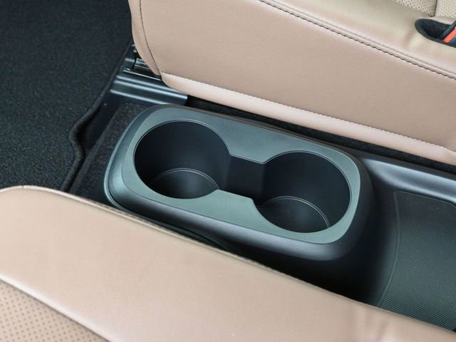 Certified 2025 Toyota Highlander XLE image 29