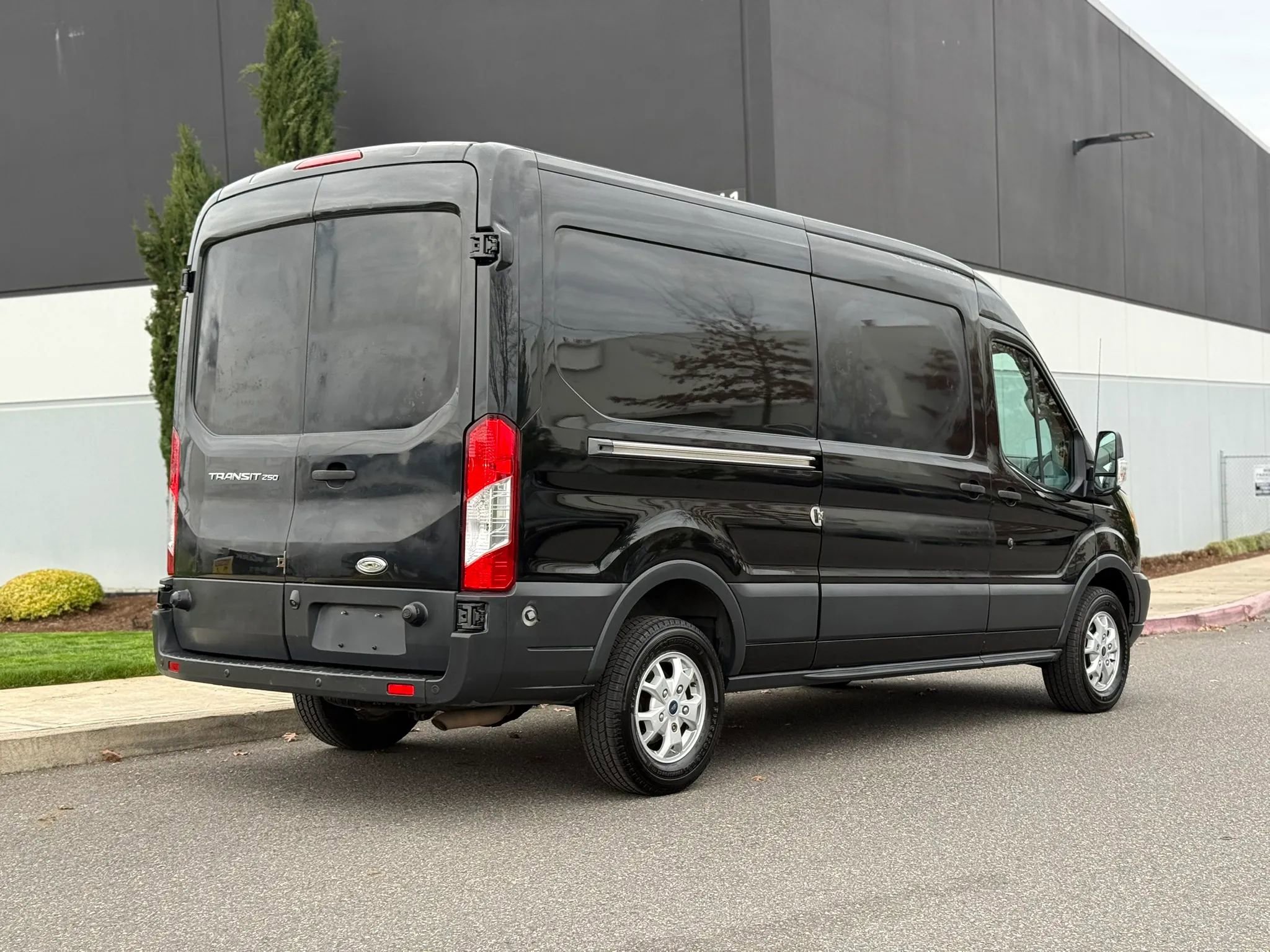 Used 2015 Ford Transit 250 148 Medium Roof image 5