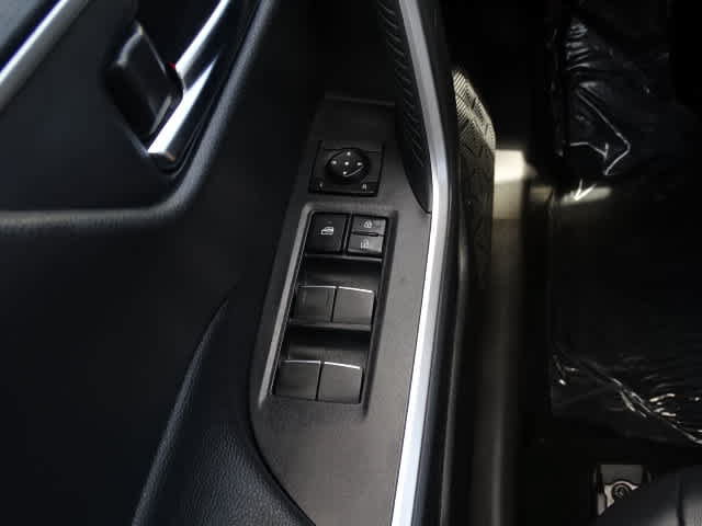 Certified 2023 Toyota RAV4 XLE Premium AWD/4WD image 38