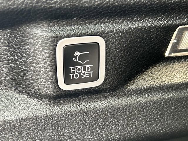 Used 2023 Jeep Grand Cherokee L Laredo AWD/4WD image 16