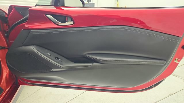 Used 2022 MAZDA MX-5 Miata RF Grand Touring RWD image 22