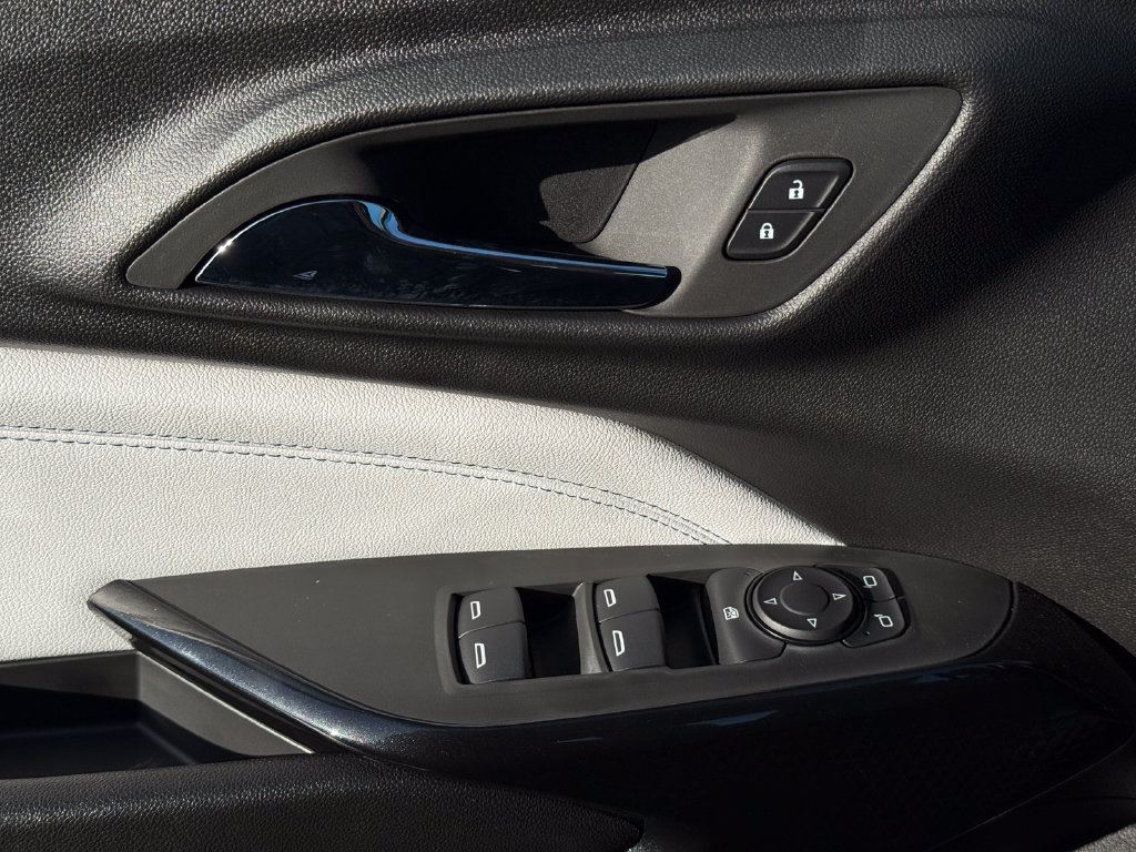 New 2026 Chevrolet Trax LT w/ LT Convenience Package FWD image 17
