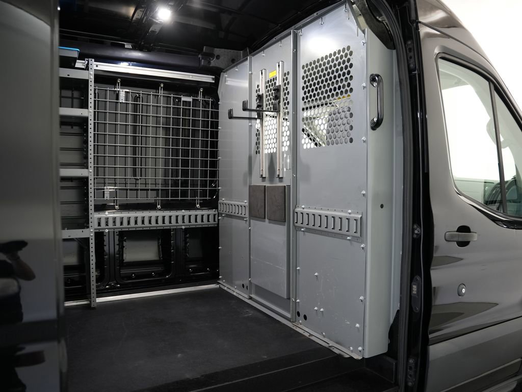 Used 2018 Ford Transit 250 148 Medium Roof RWD image 31