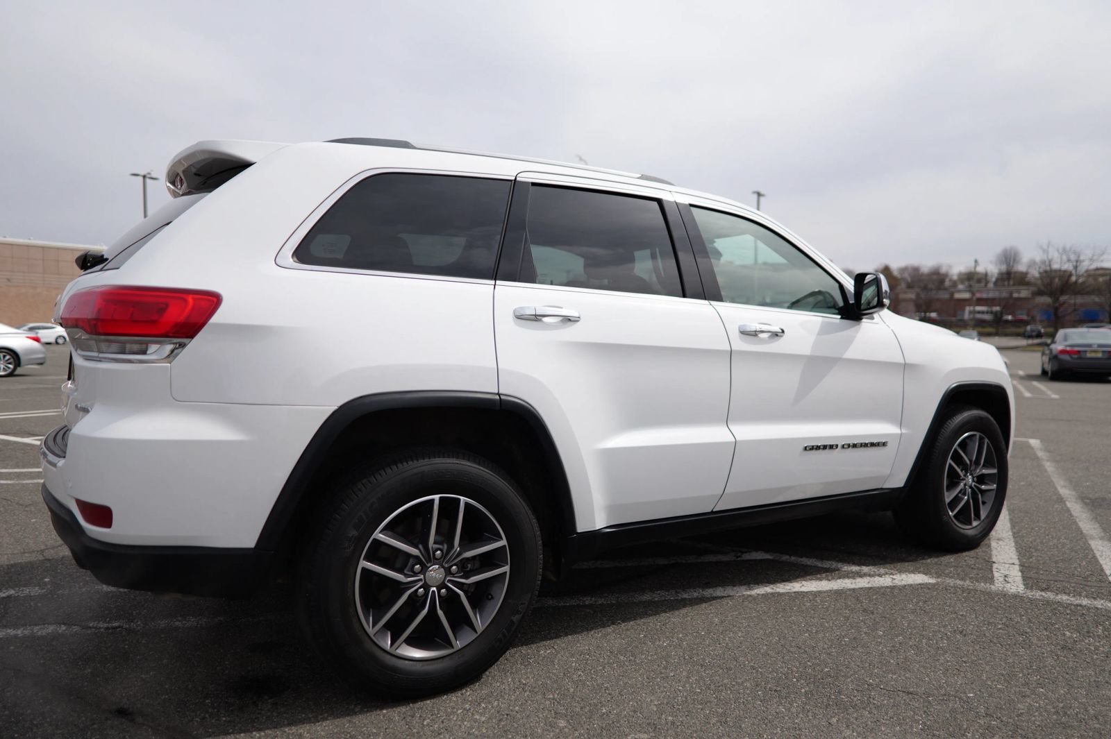 Used 2017 Jeep Grand Cherokee Limited w/ Luxury Group II RWD image 10